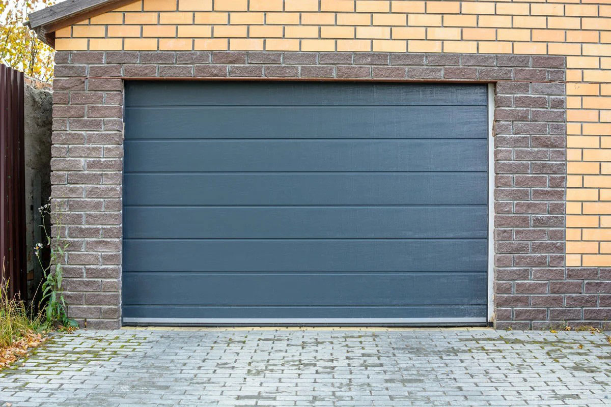 Sectional-Garage-Door-Garador-New-Look-Doors